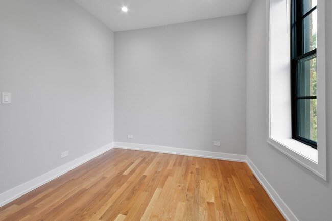 Photo - 1339 N Noble St Unit #  01