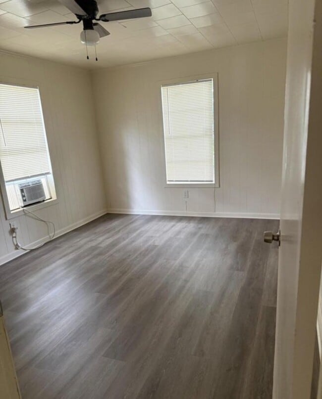 Photo - NA - "1039 St Charles St"