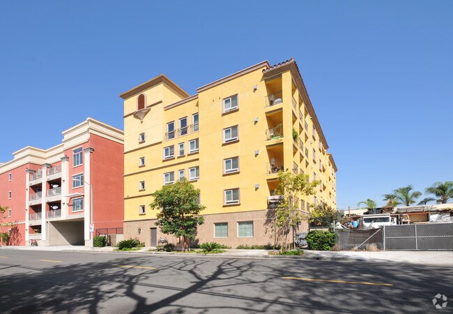 San Pedro Tuscany Apartments - San Pedro Tuscany Apartments