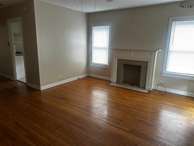 Building Photo - 1809 Ardath Ave Rental
