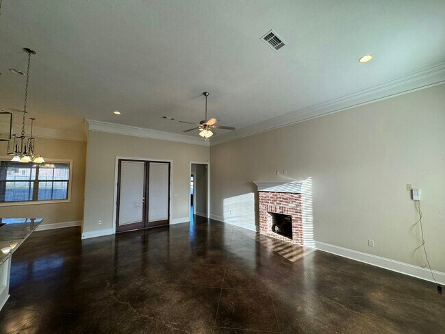 Photo - 282 Winterfield Ct