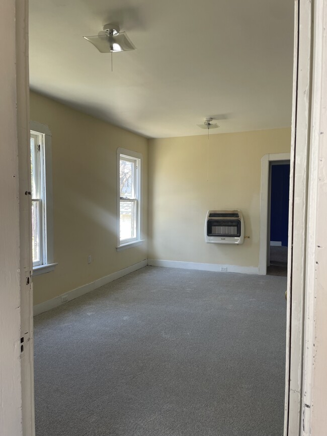 Living room - 301 Riverside Ave Apartments Unit 1stfloorback