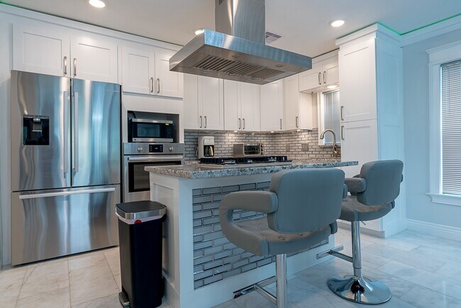 Building Photo - 1801 Rosenberg St Rental