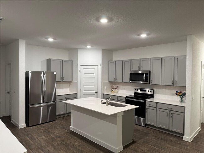 Photo - 204 James River Dr