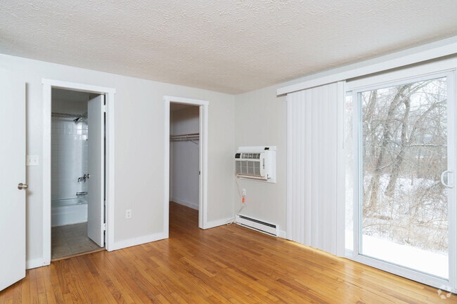 1BR, 1BA - 660SF - Primary Bedroom - Pinney Brook