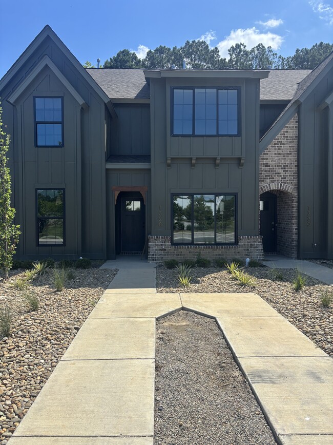 Photo - 1328 Twelve Oaks Ln