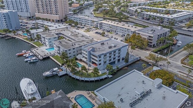 Building Photo - 468 Golden Isles Dr Unit 301 Rental