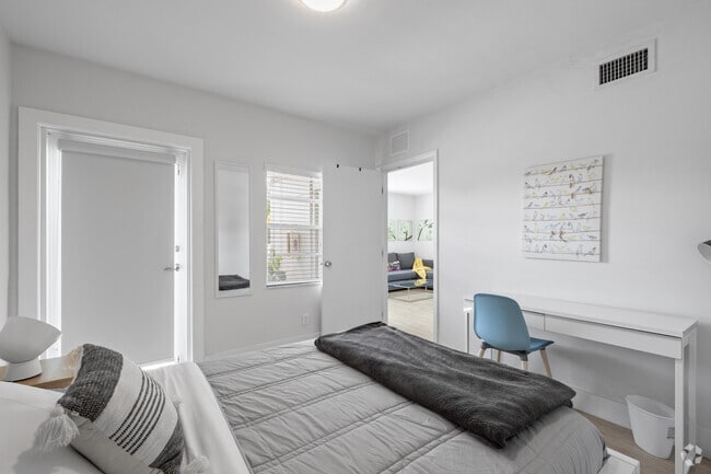 2BR, 2BA - 710SF - Primary Bedroom - SoMi Happy Livin' (Furnished)