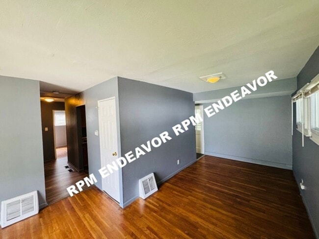 Building Photo - 3-bedroom Move-In Ready with Covered Outdo... Rental