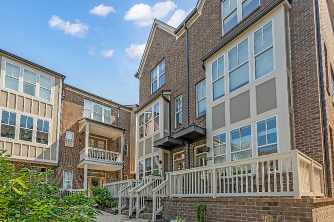 Photo - 211 Porter Village Cir