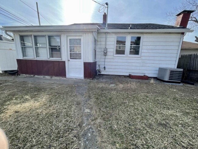 Building Photo - 120 N Albemarle St Rental