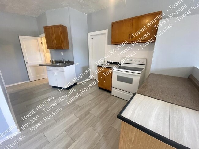 Photo - 238 Amherst St Unit Lower Front