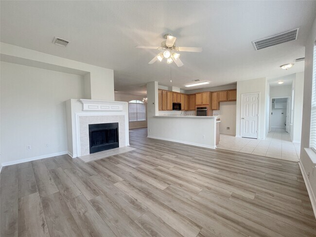 Photo - 5723 Ames Crossing