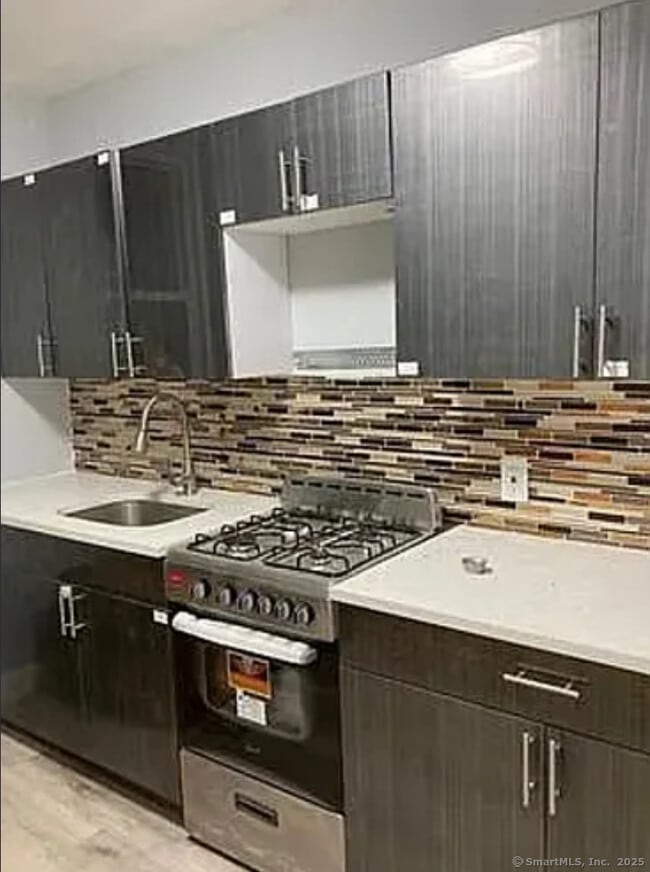 Building Photo - 1322 Stratford Ave Unit 5 Rental