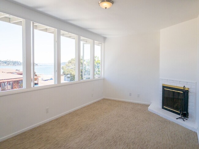 Photo - Stunning Bay Views 2BR/1BA Flat w/Small Office and Bay Views!! Pets!! Parking! -PROGRESSIVE Unit 315 Valley Street