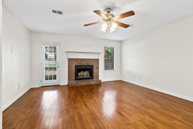Photo - 111 S Ross St