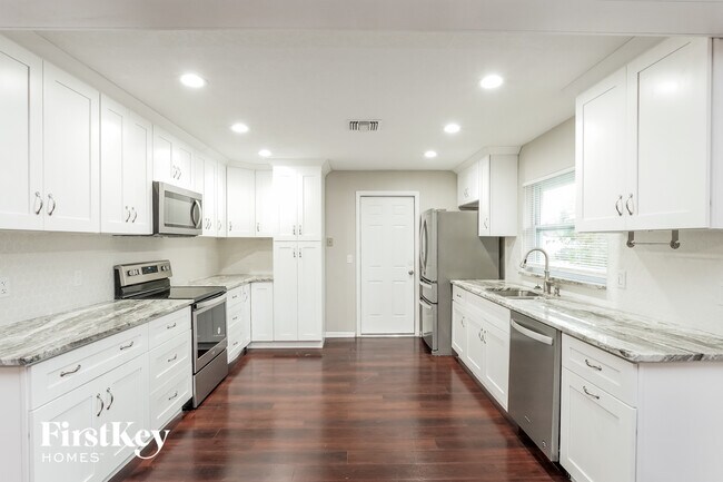 Photo - 10625 Wyndcliff Dr