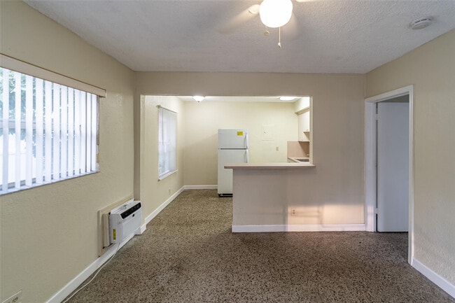 Photo - 115 NE 4th St Unit 1