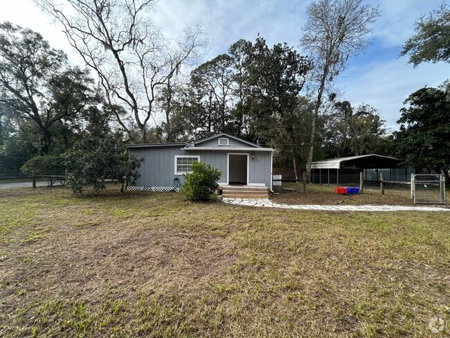 Building Photo - Ridgeview 2/1 with bonus room and  two fen... Rental