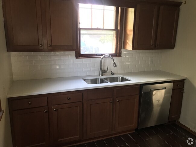 Building Photo - 3 Bedroom 1 Bathroom House in Minneapolis!