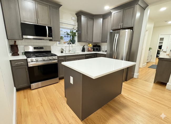 Photo - 149 Glenway St Unit 2