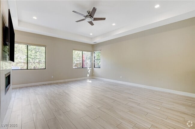 Building Photo - 64 Grey Feather Dr Rental