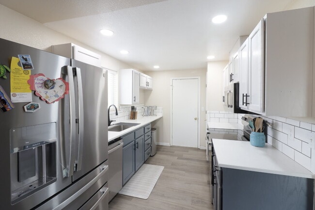 Photo - MOVE IN SPECIAL IF YOU SIGN LEASE BY 4/15/2026!!!!!!! Newly Updated 3/2 Home in SW Redmond