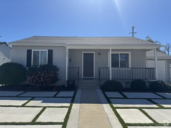 Building Photo - 18026 Bullock St Rental