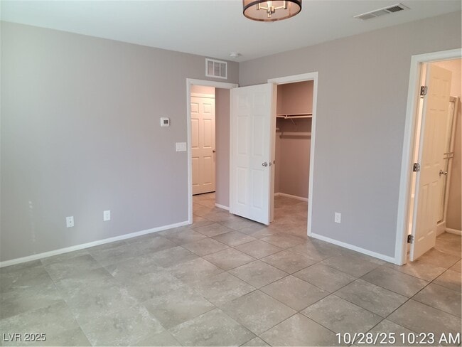 Photo - 1297 Raritan Pl