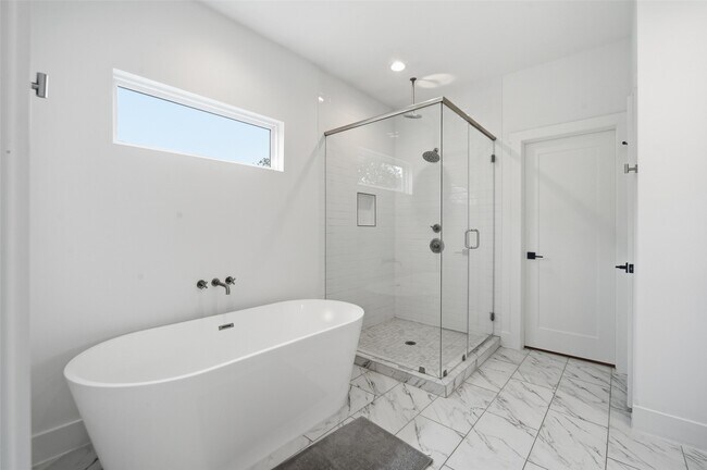 Photo - 510 E 28th St