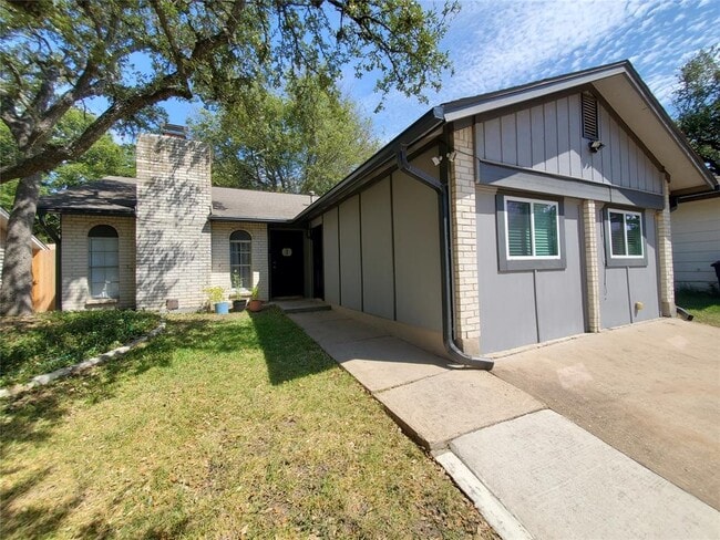 Building Photo - 924 Acorn Oaks Dr