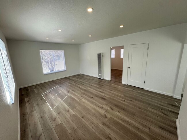 Photo - 453-457 Hurst Ave Unidad 453 Hurst Avenue