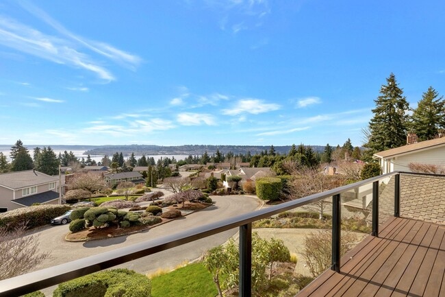 Building Photo - CLICK "REQUEST A TOUR" NOW!