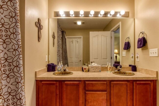 Photo - FULLY FURNISHED!!! GREAT FOR CORPORATE HOU...