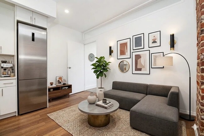 Building Photo - 130 Allen St