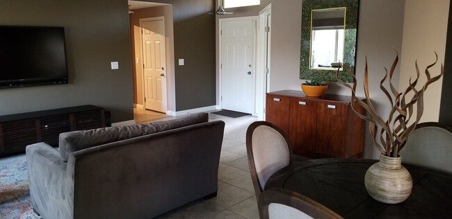 Photo - 5550 N Waterfield Dr