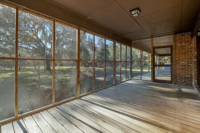 Photo - 5 bed 2.5 bath home with acreage