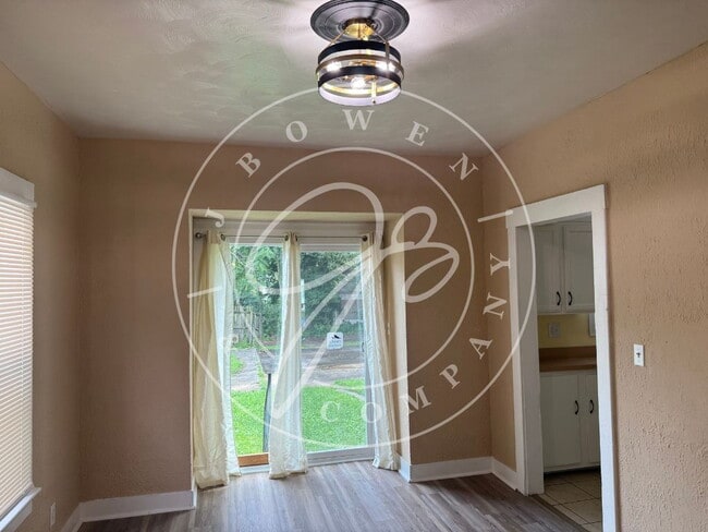Photo - "Charming 3-Bed Home with Spacious Living in South Toledo.