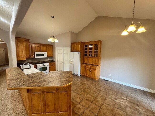 Photo - Spacious Duplex Available in a Great Location!