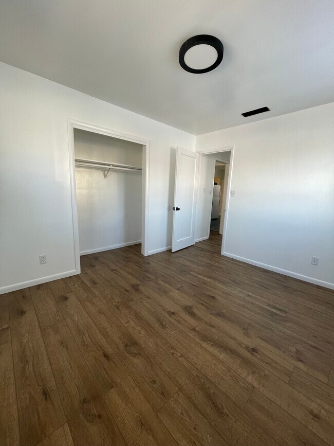 Room #2 - 933 Fremont Ave S Casa Adosada