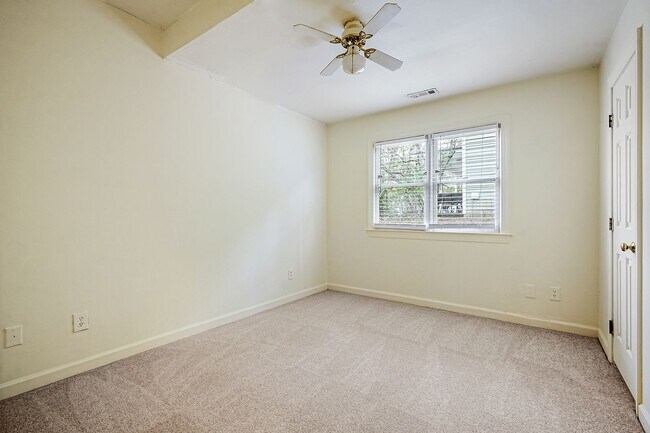 Photo - 505 N Greensboro St Unit A