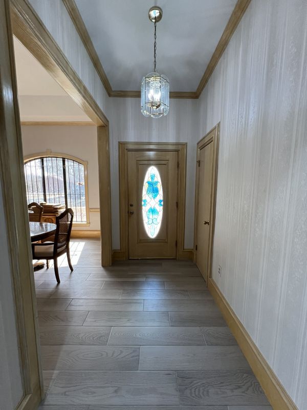 Photo - 121 E Jonquil Ave