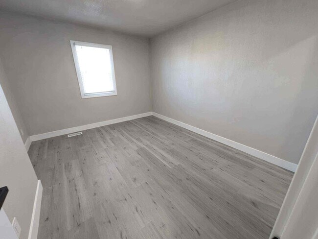 Photo - 433 E Bridge St Apartment Unit 433