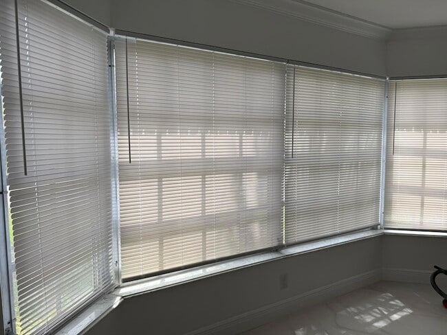 Photo - 2161 NE 68th St Unit 303