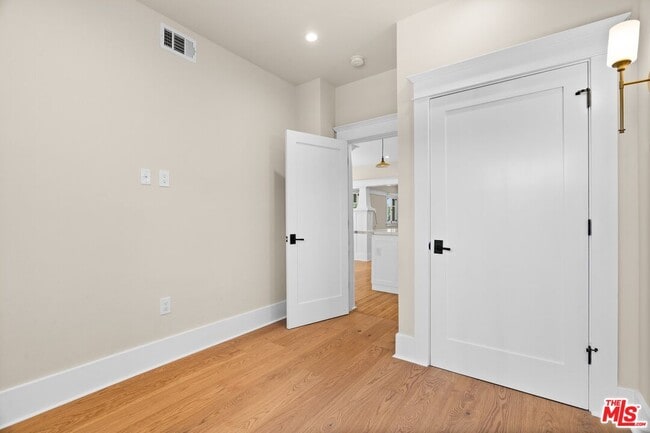 Photo - 1140 Lemoyne St Unit 1140 1/2