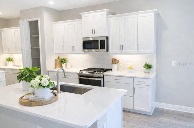 Photo - 341 Ariano Ave