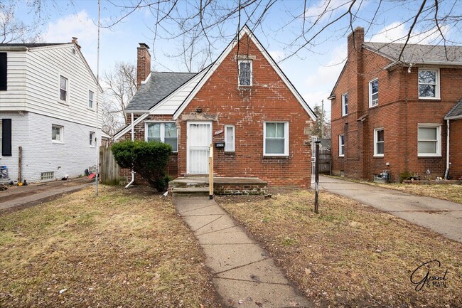 $1300 3 bedroom bungalow - $1300 3 bedroom bungalow House