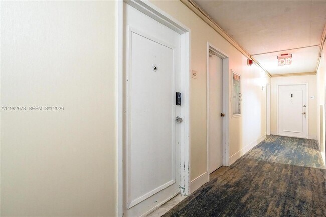Photo - 18071 Biscayne Blvd Unit 402