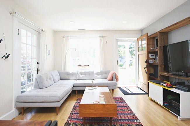 Photo - Charming Fry's Spring Cottage Near UVA