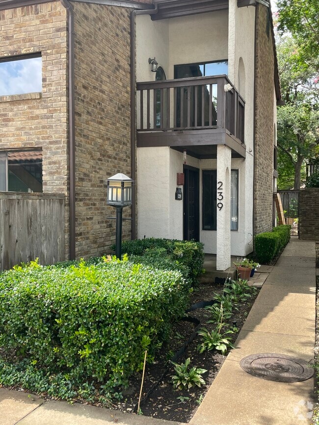 Building Photo - 18040 Midway Rd Unit 239 Rental